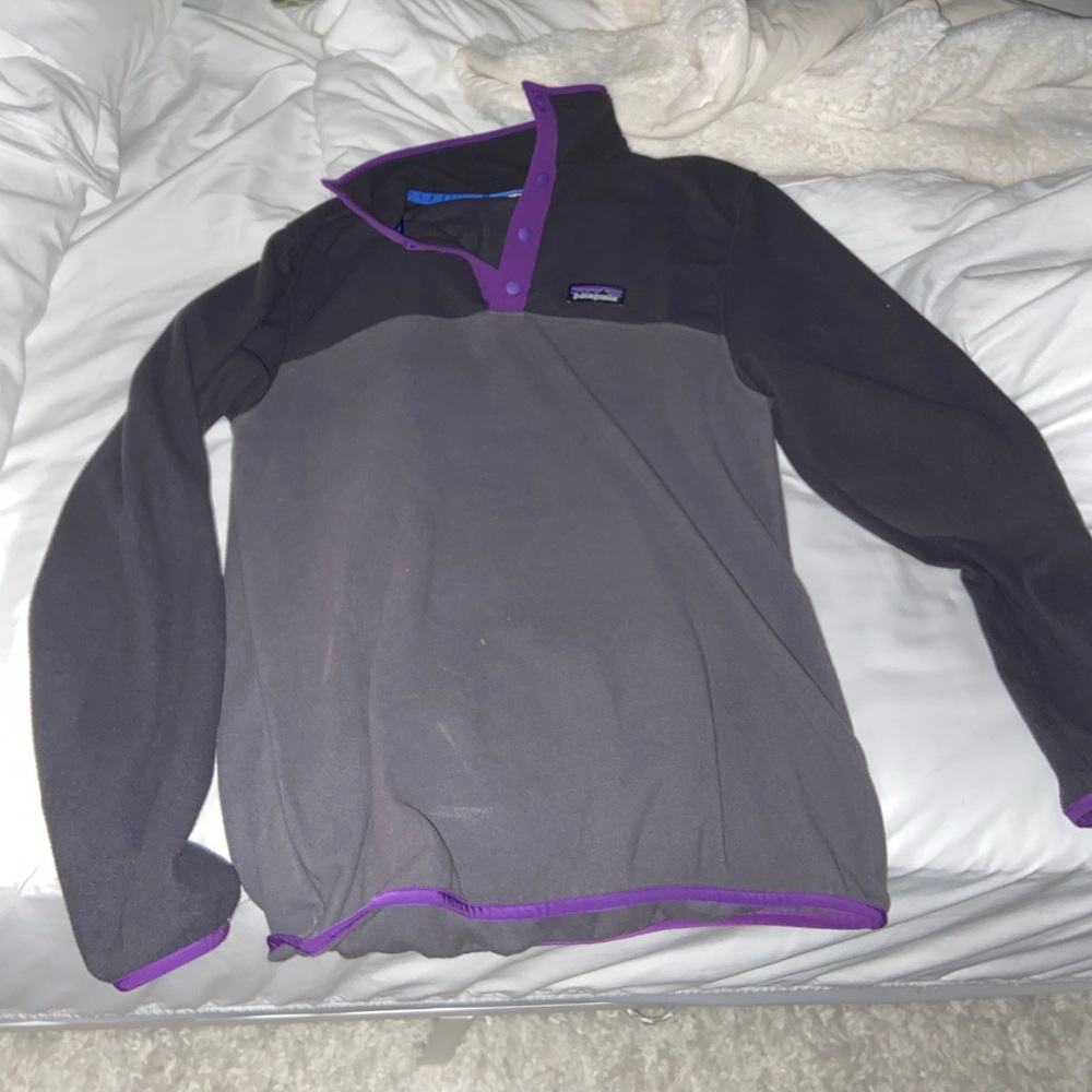 Small patagonia with purple accents